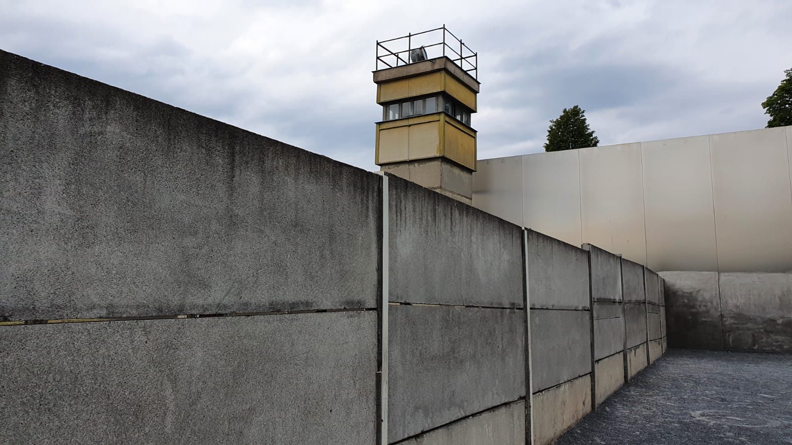 Berlin Wall: A City Divided - Private Live Virtual Experience