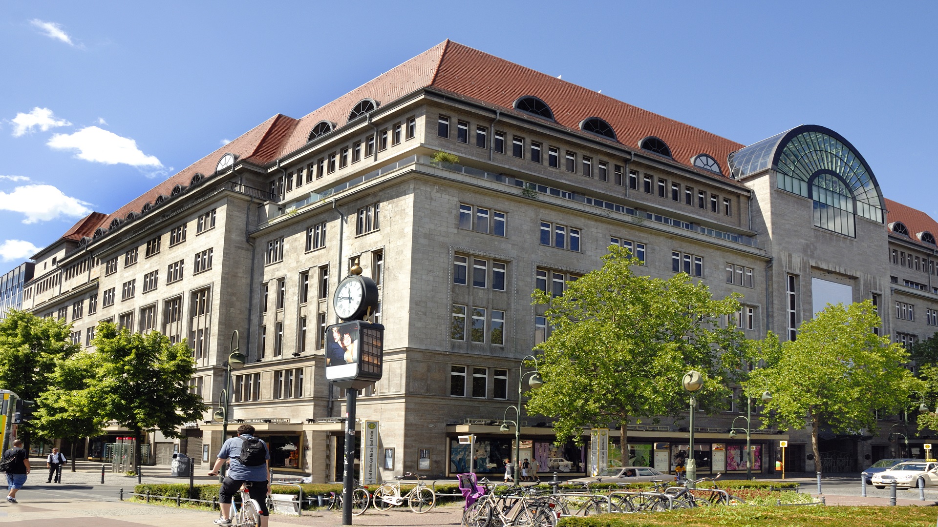 West Berlin - Private Live Virtual Experience