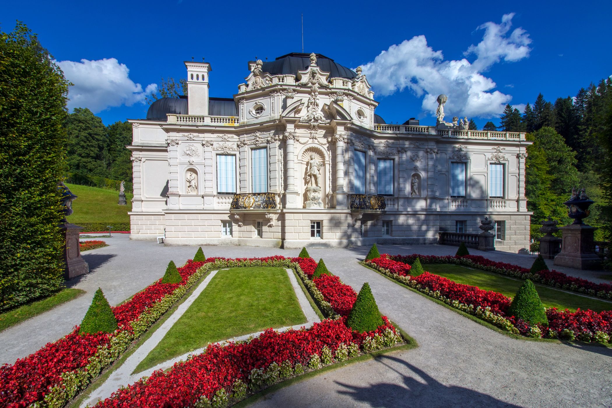 Full-day Excursion to Neuschwanstein and Linderhof Palaces