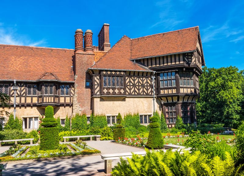 Sachsenhausen and Potsdam with Guide and Private Car