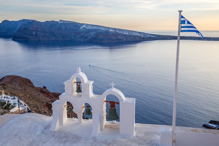 Private Santorini Sunset, Highlights & Wine Shore Excursion